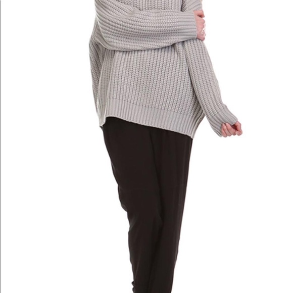 Honey Punch Cold Shoulder Sweater S/M - Picture 2 of 2